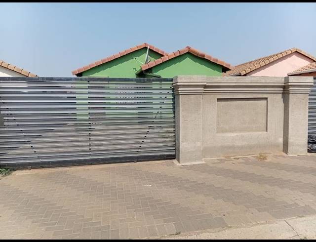 3 BEDROOM HOUSE FOR SALE IN WINDMILL PARK EXT